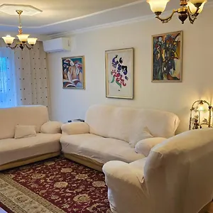 Apartment Oasis In The Heart Of, Tirana